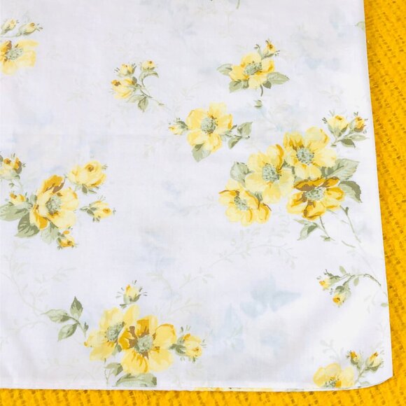 Vintage 70s BURLINGTON HOUSE USA Yellow Floral Ruffle Pillowcase Set: Percale - Picture 6 of 10